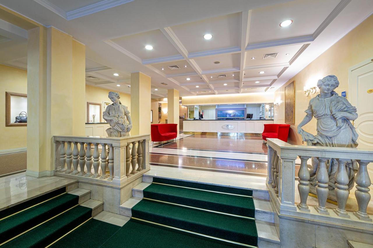 Hotel Ambassador Palace 4*