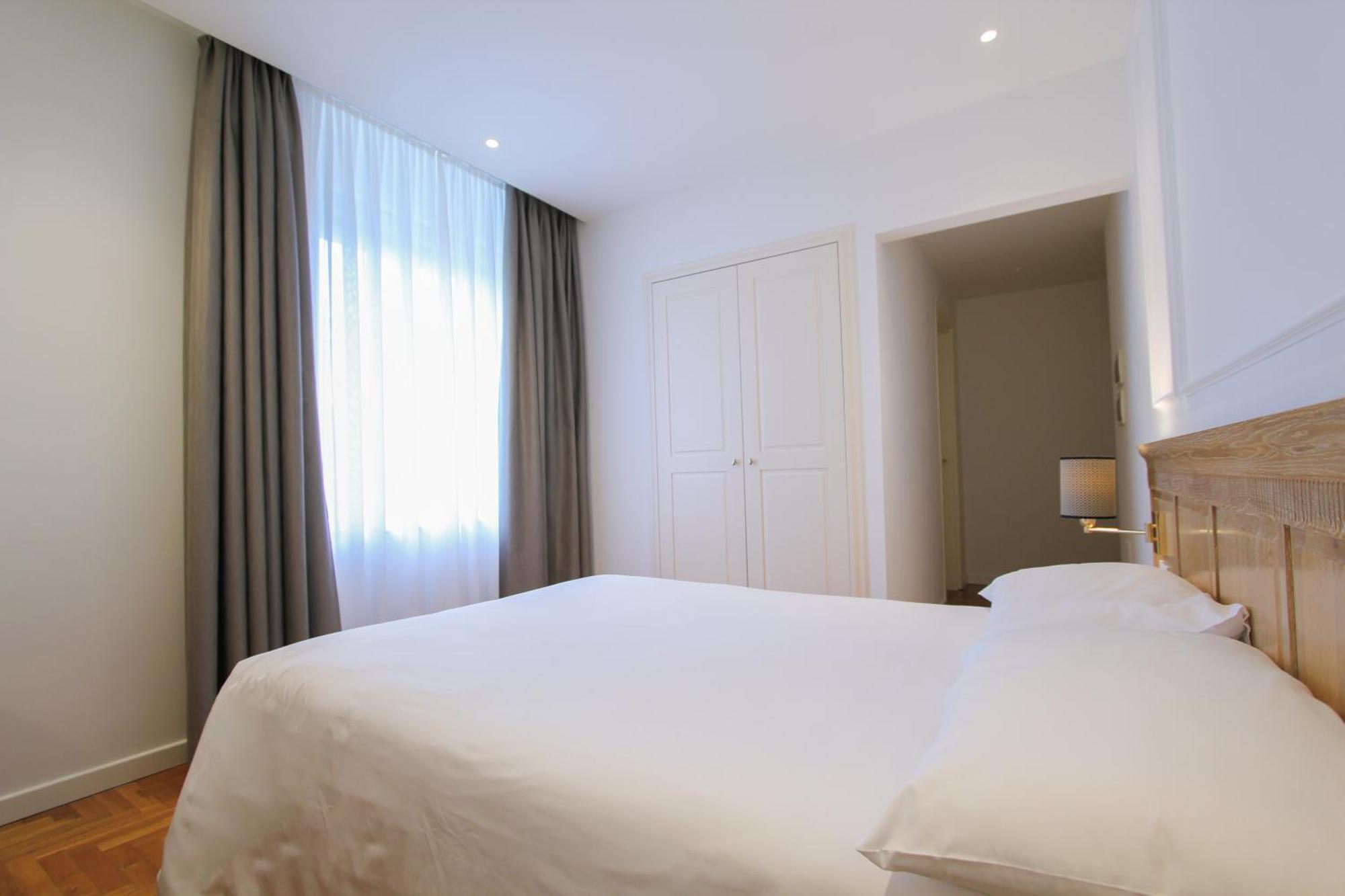 Ambassador Palace Hotel 4*