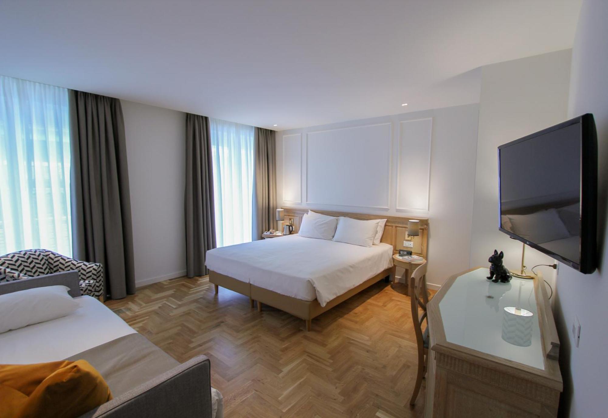 Ambassador Palace Hotel 4*