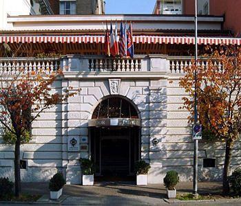 Ambassador Palace Hotel 4*